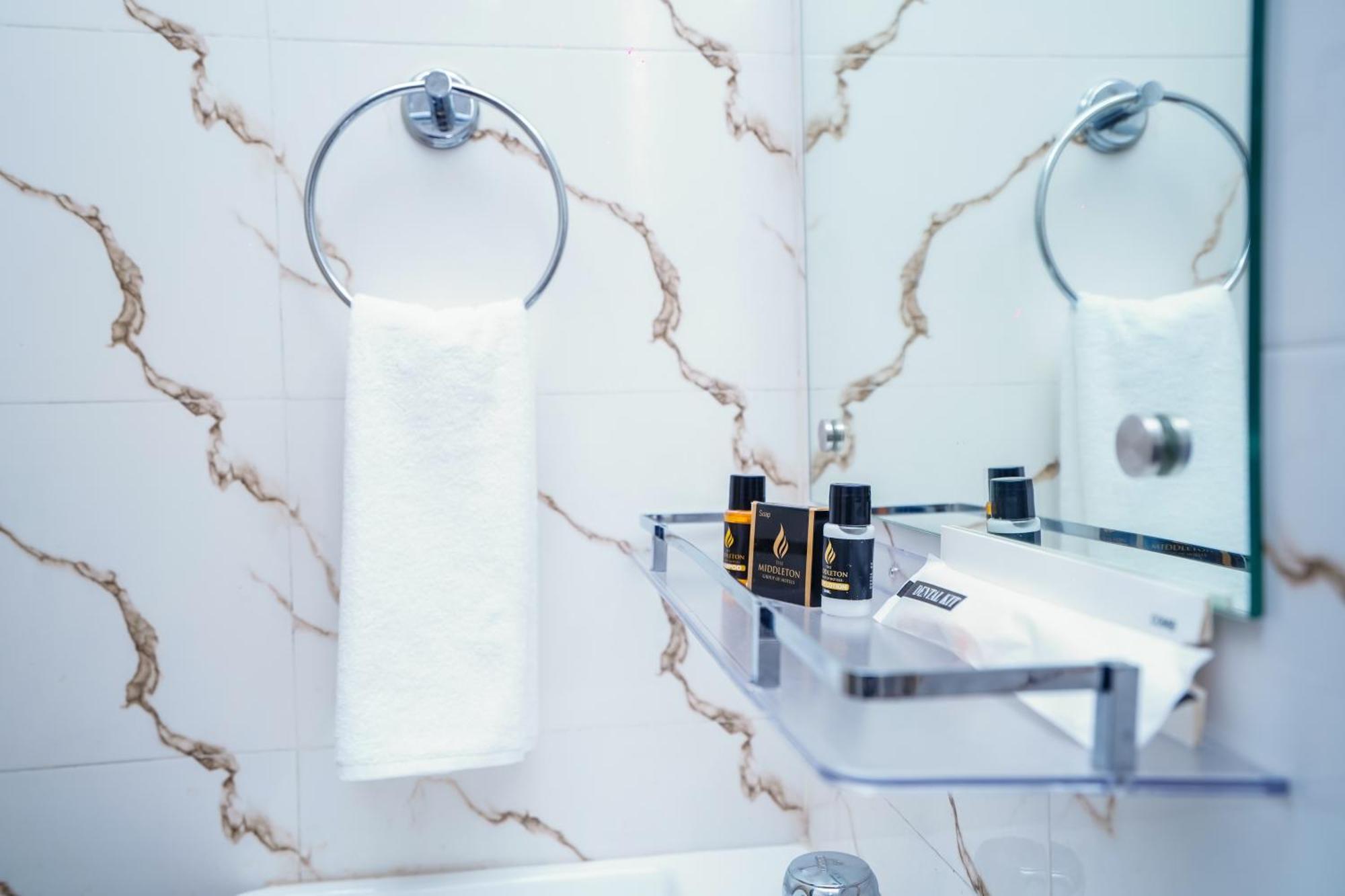 Hotel Middleton Nxt Bhubaneswar Esterno foto