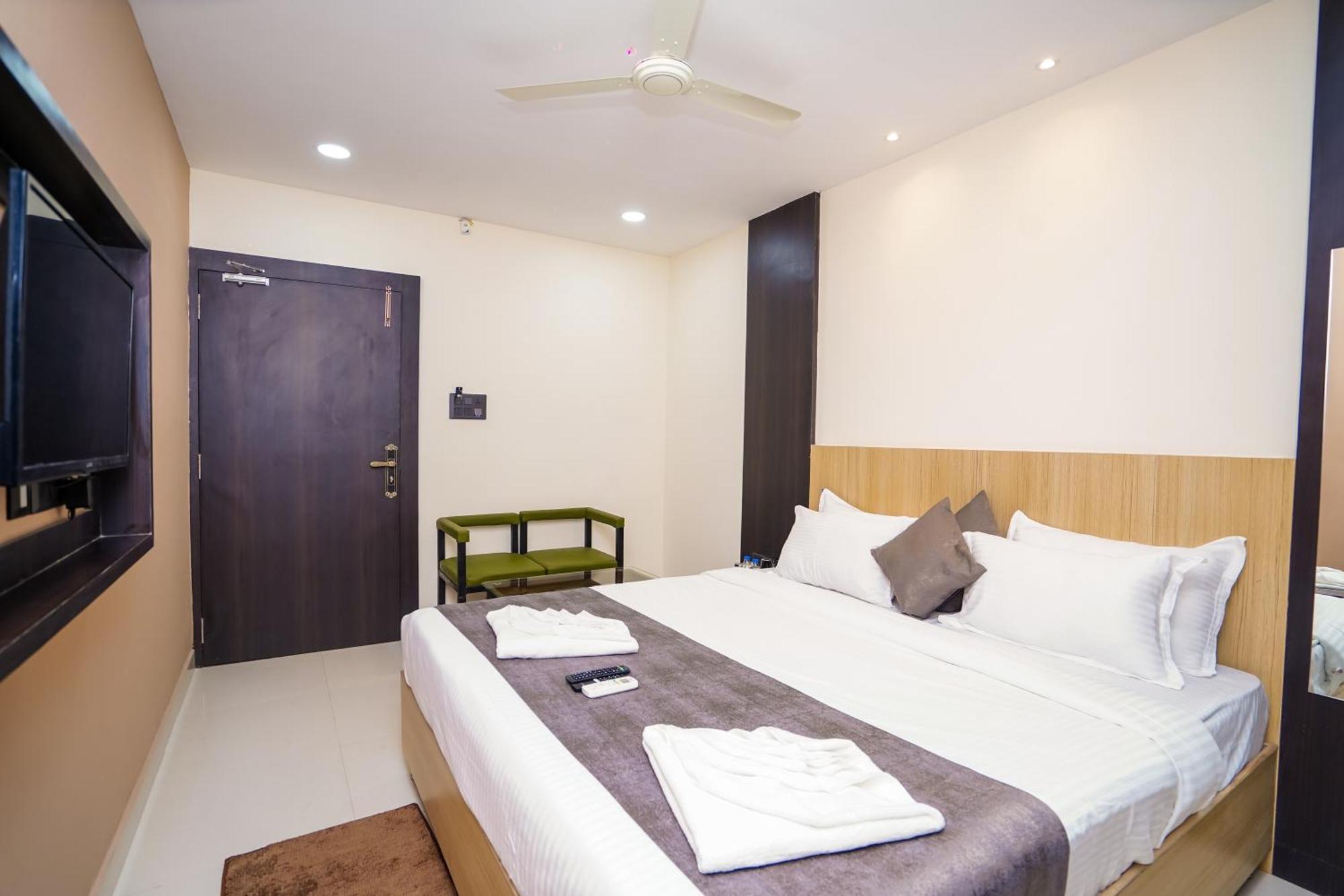Hotel Middleton Nxt Bhubaneswar Esterno foto